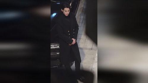 王鹤棣娱乐吃大瓜